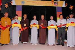 Bình Dương: Khai mạc Triển lãm mỹ thuật Phật giáo chào mừng Hội thảo Hoằng pháp toàn quốc 2011